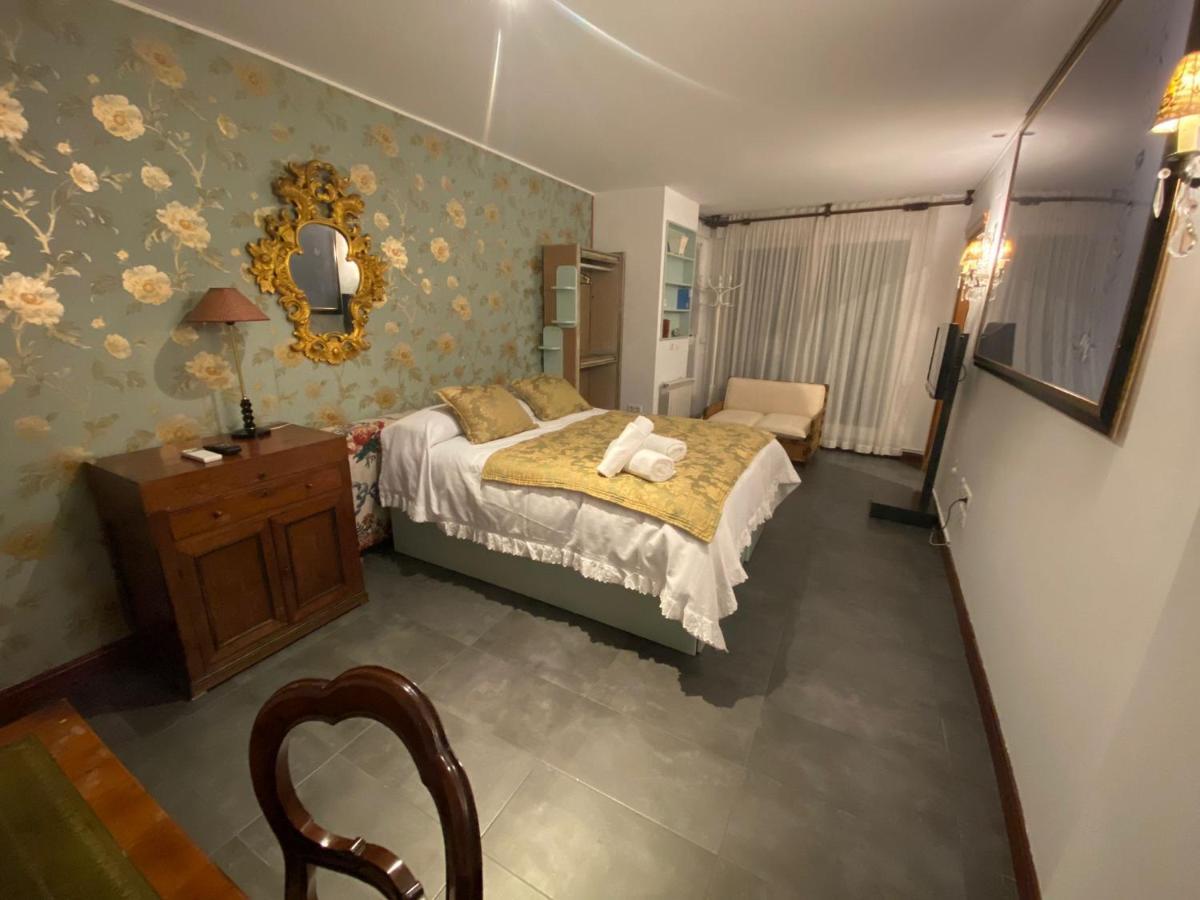 Ch Hostal Victoria Cuenca  Extérieur photo